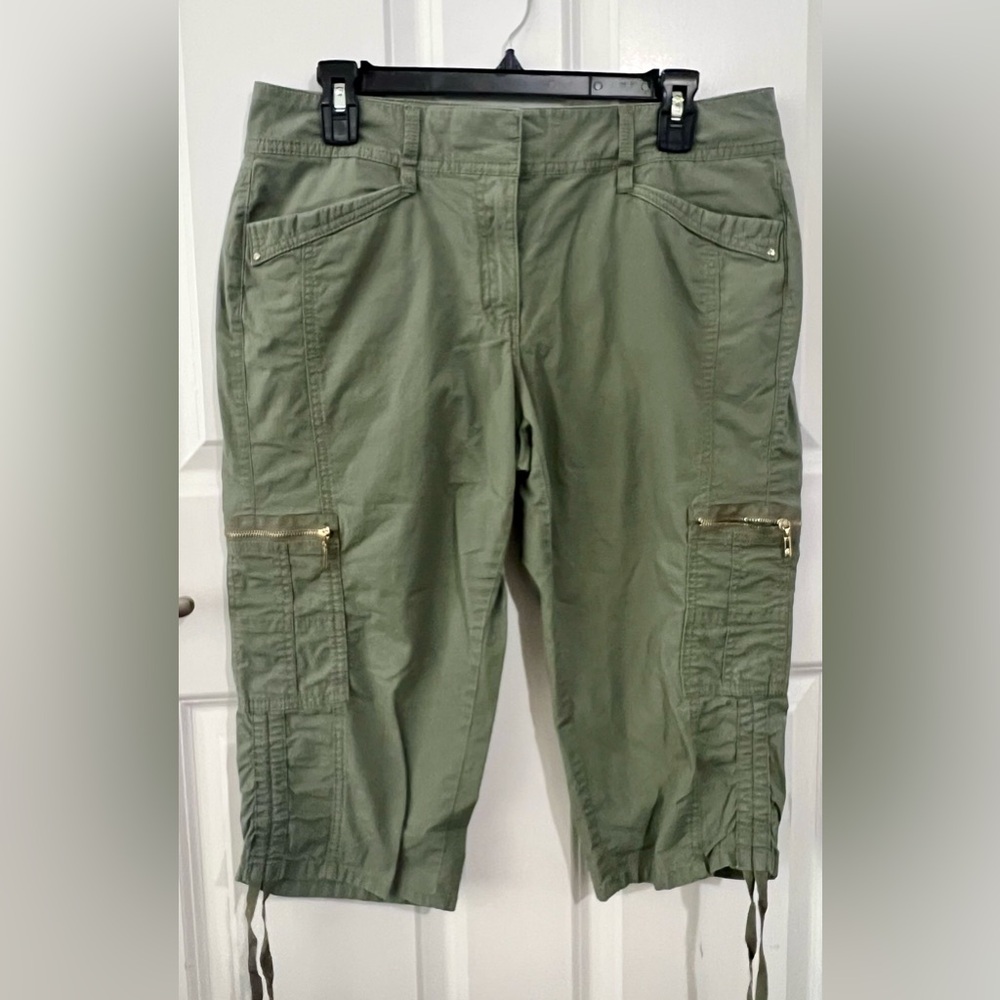 ** Clearance Discounted** White House Black Market Olive Cargo Shorts